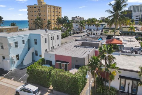 Propiedad comercial en venta en Hollywood, Florida, 157.93 m2 № 1964564 - foto 23