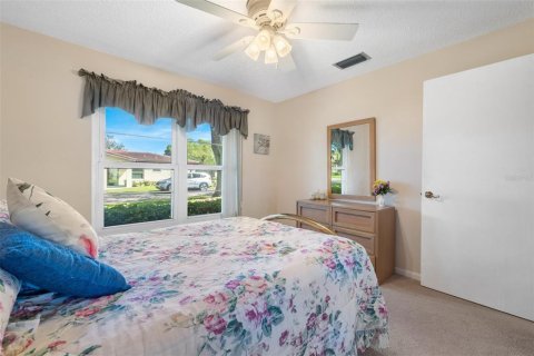 House in Largo, Florida 2 bedrooms, 112.41 sq.m. № 1719917 - photo 23