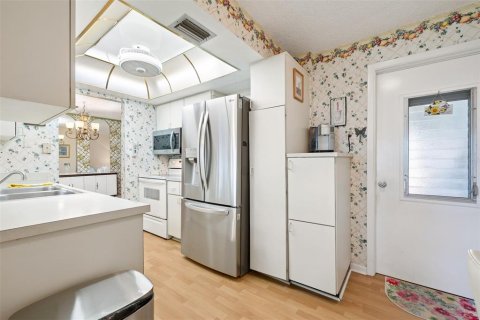 House in Largo, Florida 2 bedrooms, 112.41 sq.m. № 1719917 - photo 5
