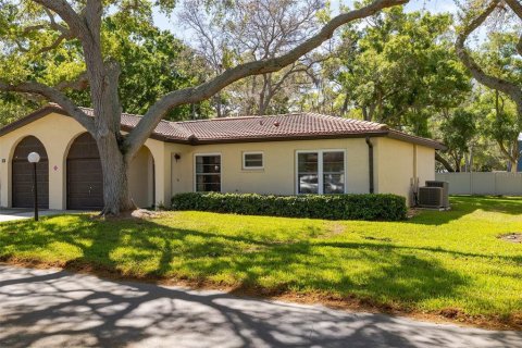 House in Largo, Florida 2 bedrooms, 112.41 sq.m. № 1719917 - photo 2