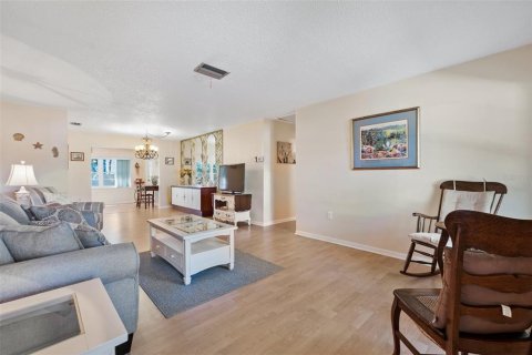 House in Largo, Florida 2 bedrooms, 112.41 sq.m. № 1719917 - photo 17
