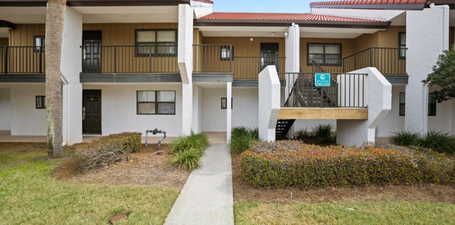 Condominio en Panama City Beach, Florida, 2 dormitorios  № 561521