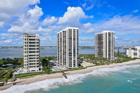 Condominio en Riviera Beach, Florida, 3 dormitorios  № 2246184
