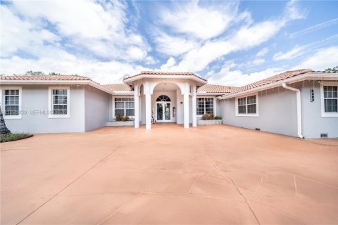 Villa ou maison à Davie, Floride 5 chambres, 357.4 m2 № 2064444