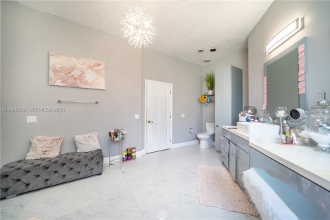 Villa ou maison à vendre à Davie, Floride: 5 chambres, 357.4 m2 № 2064444 - photo 24