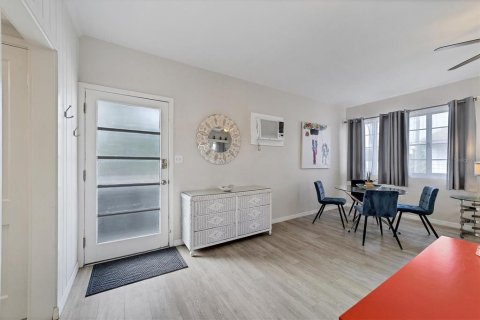 Apartamento en alquiler en Sarasota, Florida, 1 dormitorio, 69.68 m2 № 1721577 - foto 5