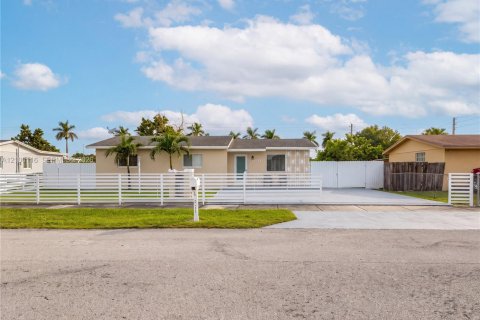 Villa ou maison à Homestead, Floride 4 chambres, 175.12 m2 № 2400765