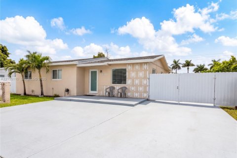 Villa ou maison à vendre à Homestead, Floride: 4 chambres, 175.12 m2 № 2400765 - photo 2