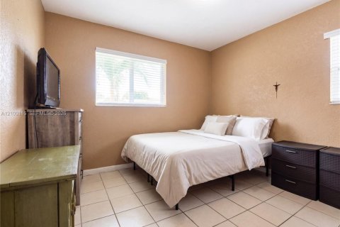 Villa ou maison à vendre à Homestead, Floride: 4 chambres, 175.12 m2 № 2400765 - photo 16
