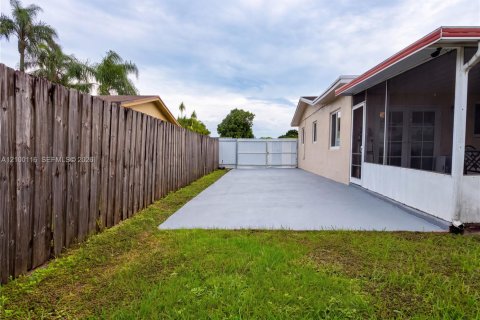 Villa ou maison à vendre à Homestead, Floride: 4 chambres, 175.12 m2 № 2400765 - photo 22