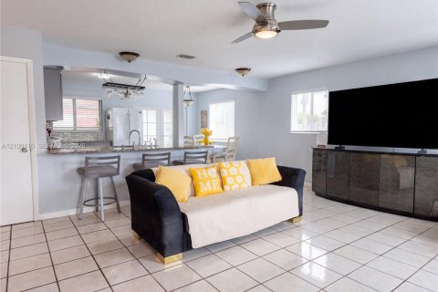 Villa ou maison à vendre à Homestead, Floride: 4 chambres, 175.12 m2 № 2400765 - photo 7