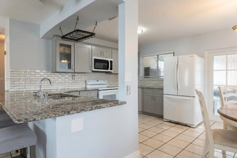 Villa ou maison à vendre à Homestead, Floride: 4 chambres, 175.12 m2 № 2400765 - photo 9