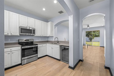 Condo in Riverview, Florida, 2 bedrooms № 2156126 - photo 4