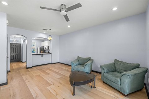 Condo in Riverview, Florida, 2 bedrooms № 2156126 - photo 9