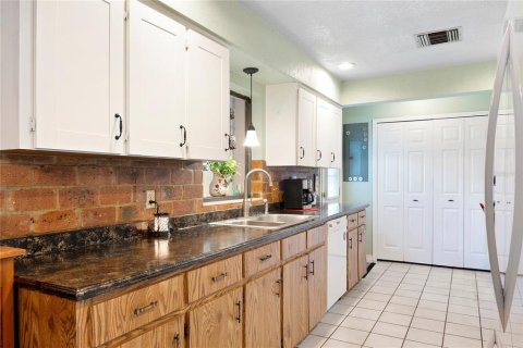 House in Kissimmee, Florida 4 bedrooms, 198.35 sq.m. № 1760424 - photo 22