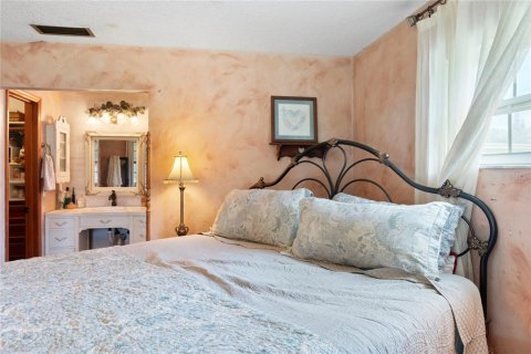 House in Kissimmee, Florida 4 bedrooms, 198.35 sq.m. № 1760424 - photo 15