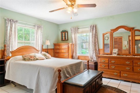 House in Kissimmee, Florida 4 bedrooms, 198.35 sq.m. № 1760424 - photo 28