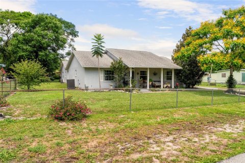 House in Kissimmee, Florida 4 bedrooms, 198.35 sq.m. № 1760424 - photo 3