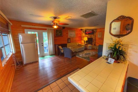 Condominio en venta en Lake Wales, Florida, 1 dormitorio, 68.47 m2 № 2201569 - foto 5