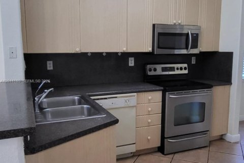 Condominio en alquiler en Doral, Florida, 4 dormitorios, 176.14 m2 № 2075016 - foto 7