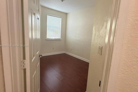 Condominio en alquiler en Doral, Florida, 4 dormitorios, 176.14 m2 № 2075016 - foto 11