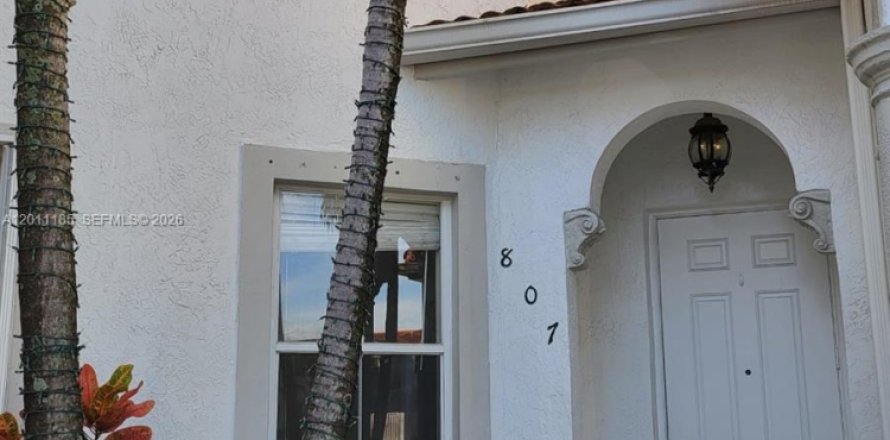 Condominio en Doral, Florida, 4 dormitorios № 2075016