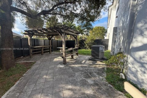 Condominio en alquiler en Doral, Florida, 4 dormitorios, 176.14 m2 № 2075016 - foto 21