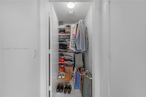 Condominio en venta en Miami, Florida, 1 dormitorio, 79.34 m2 № 2088970 - foto 27