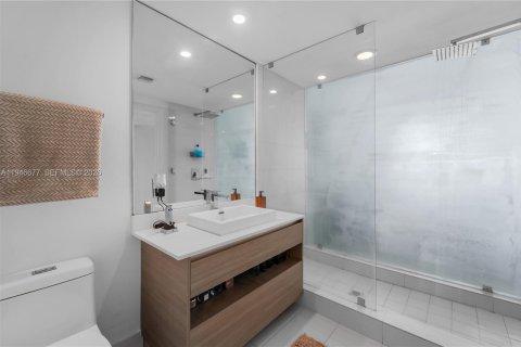 Condominio en venta en Miami, Florida, 1 dormitorio, 79.34 m2 № 2088970 - foto 29