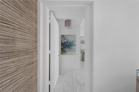 Condominio en venta en Miami, Florida, 1 dormitorio, 79.34 m2 № 2088970 - foto 22