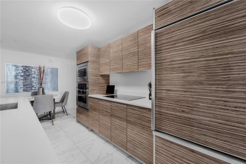 Condominio en venta en Miami, Florida, 1 dormitorio, 79.34 m2 № 2088970 - foto 14