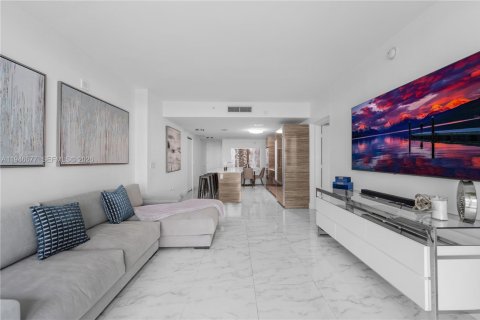 Condominio en venta en Miami, Florida, 1 dormitorio, 79.34 m2 № 2088970 - foto 19