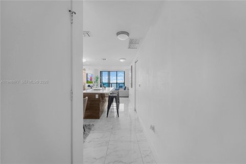 Condominio en venta en Miami, Florida, 1 dormitorio, 79.34 m2 № 2088970 - foto 6