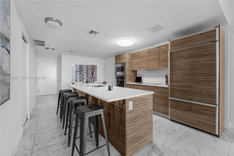 Condominio en venta en Miami, Florida, 1 dormitorio, 79.34 m2 № 2088970 - foto 12