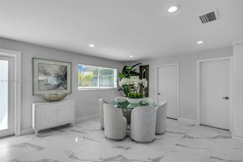 House in Boca Raton, Florida 4 bedrooms, 195.19 sq.m. № 2032732 - photo 15