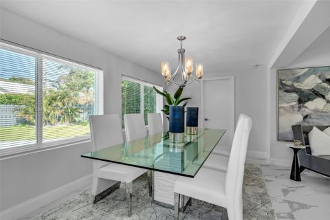 House in Boca Raton, Florida 4 bedrooms, 195.19 sq.m. № 2032732 - photo 6