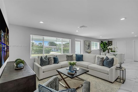 House in Boca Raton, Florida 4 bedrooms, 195.19 sq.m. № 2032732