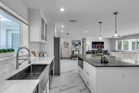 House in Boca Raton, Florida 4 bedrooms, 195.19 sq.m. № 2032732 - photo 12