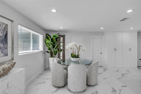 House in Boca Raton, Florida 4 bedrooms, 195.19 sq.m. № 2032732 - photo 4