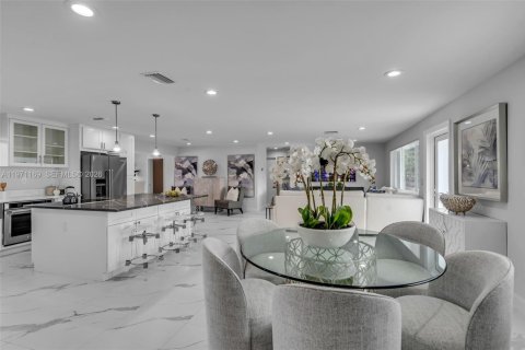 House in Boca Raton, Florida 4 bedrooms, 195.19 sq.m. № 2032732 - photo 16