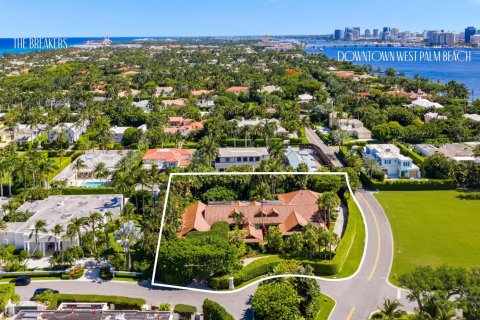 House in Palm Beach, Florida 4 bedrooms, 611.85 sq.m. № 2262224 - photo 2