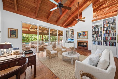 House in Palm Beach, Florida 4 bedrooms, 611.85 sq.m. № 2262224 - photo 15