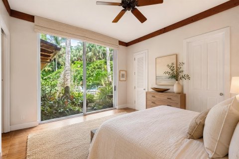 House in Palm Beach, Florida 4 bedrooms, 611.85 sq.m. № 2262224 - photo 20