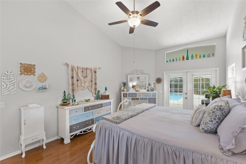 House in New Port Richey, Florida 3 bedrooms, 219.99 sq.m. № 2116184 - photo 21