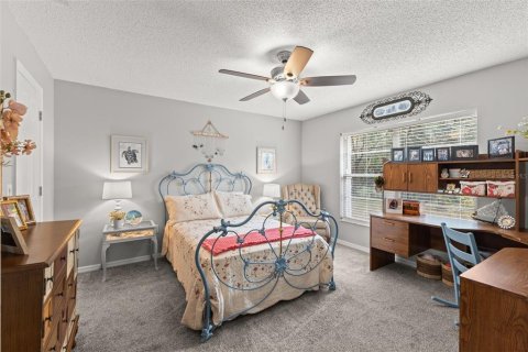 House in New Port Richey, Florida 3 bedrooms, 219.99 sq.m. № 2116184 - photo 26