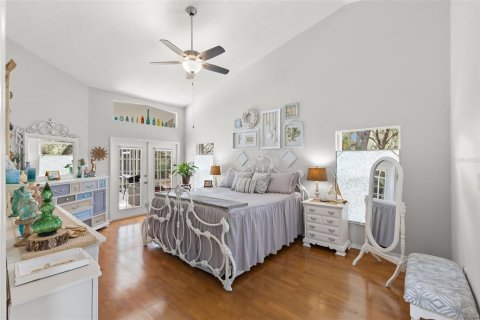 House in New Port Richey, Florida 3 bedrooms, 219.99 sq.m. № 2116184 - photo 20