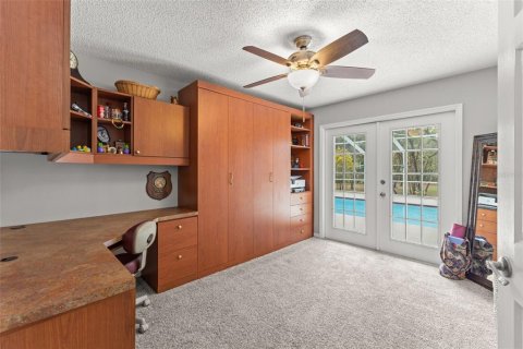 House in New Port Richey, Florida 3 bedrooms, 219.99 sq.m. № 2116184 - photo 27