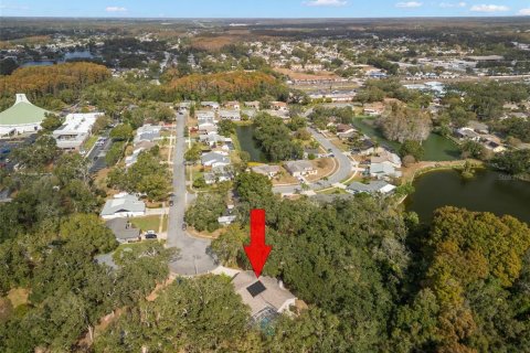 House in New Port Richey, Florida 3 bedrooms, 219.99 sq.m. № 2116184 - photo 4