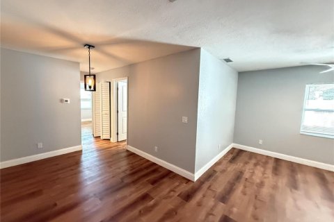 Apartamento en alquiler en Tampa, Florida, 2 dormitorios, 69.86 m2 № 1870669 - foto 9