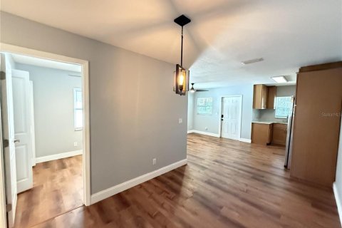 Apartamento en alquiler en Tampa, Florida, 2 dormitorios, 69.86 m2 № 1870669 - foto 8